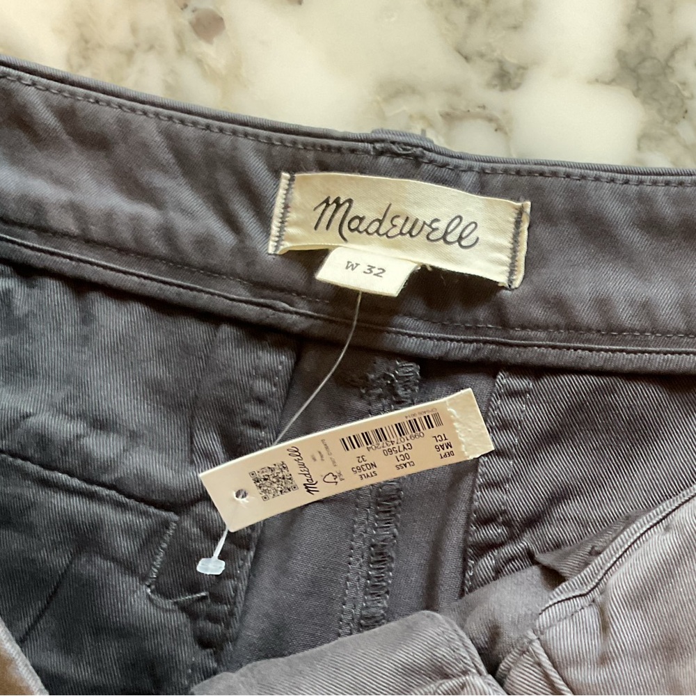 NWT Madewell Charcoal Grey Flat Front Chino Shorts Sz 32 - small flaw by belt - Picture 4 of 8